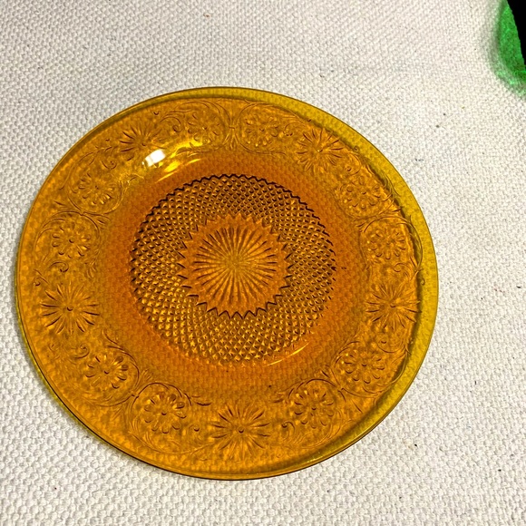 Description
Antique Daisy Pattern dinner plate. Depression Glass, - Picture 4 of 5